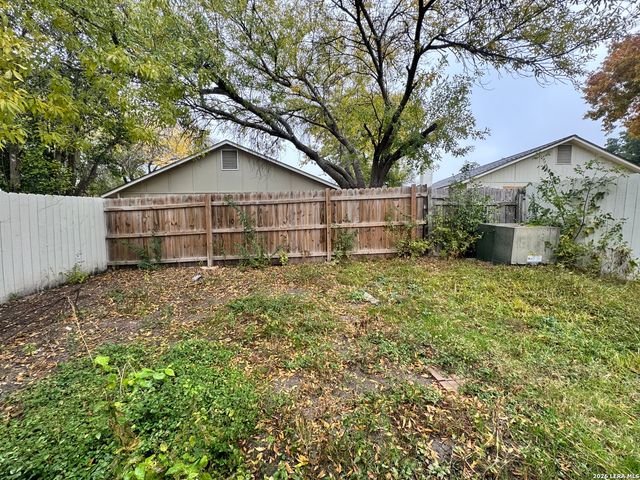 12219 Ridge Crown St, San Antonio, TX 78247