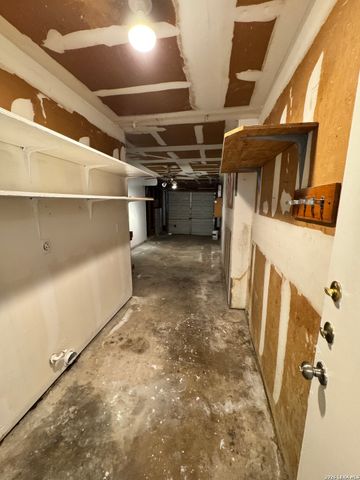 12219 Ridge Crown St, San Antonio, TX 78247