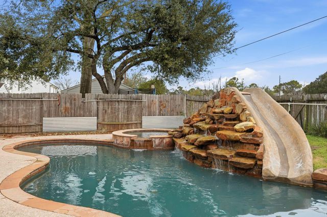 16027 Pinyon Creek Drive, Houston, TX 77095