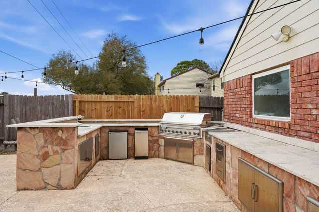 16027 Pinyon Creek Drive, Houston, TX 77095