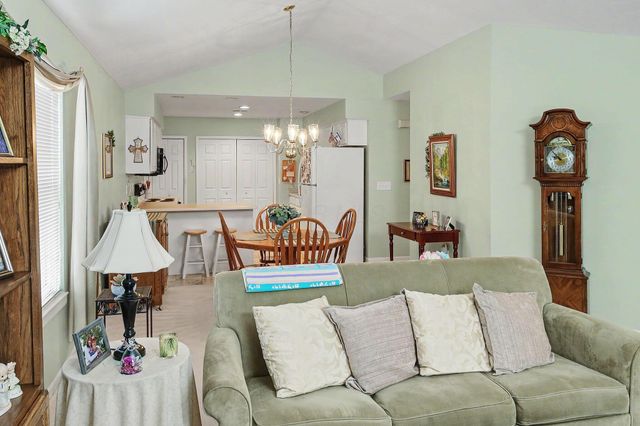 465 Chardonnay Lane, Lewis Center, OH 43035