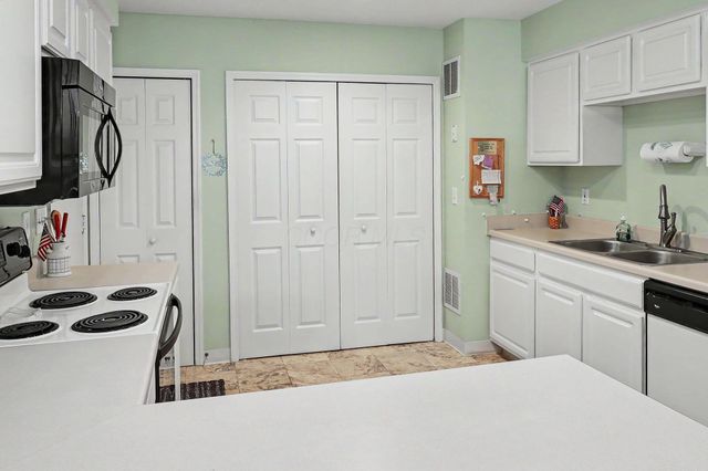 465 Chardonnay Lane, Lewis Center, OH 43035