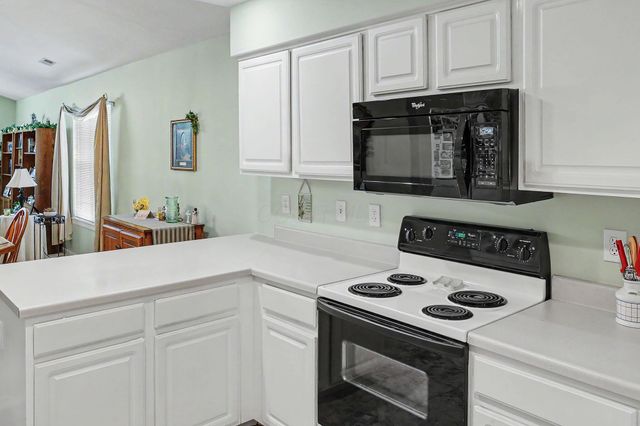 465 Chardonnay Lane, Lewis Center, OH 43035