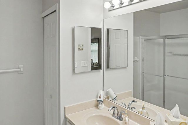 465 Chardonnay Lane, Lewis Center, OH 43035