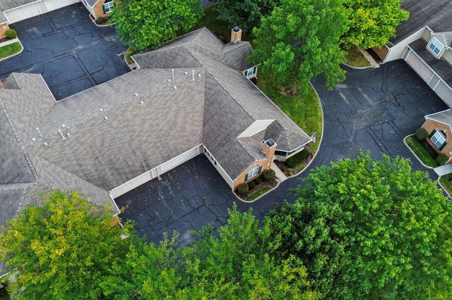 465 Chardonnay Lane, Lewis Center, OH 43035