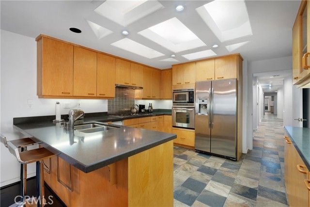 12841 Bloomfield 103, Studio City (los Angeles), CA 91604