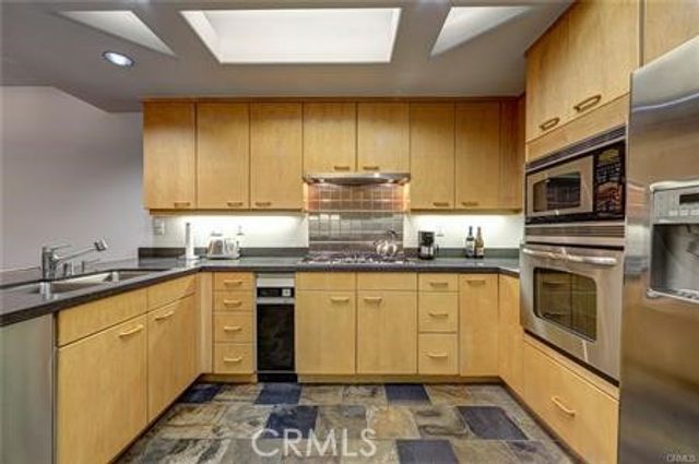 12841 Bloomfield 103, Studio City (los Angeles), CA 91604