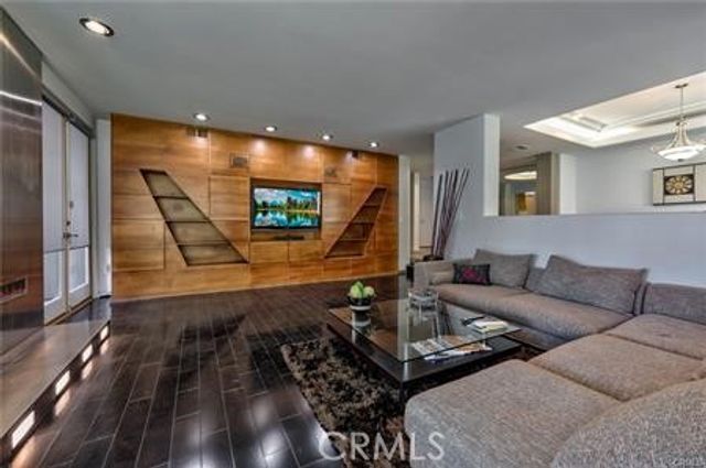 12841 Bloomfield 103, Studio City (los Angeles), CA 91604