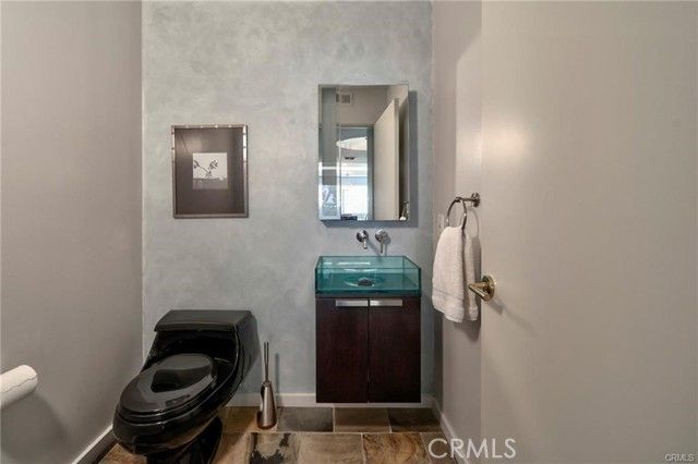 12841 Bloomfield 103, Studio City (los Angeles), CA 91604