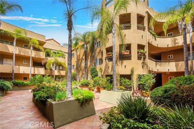 12841 Bloomfield 103, Studio City (los Angeles), CA 91604