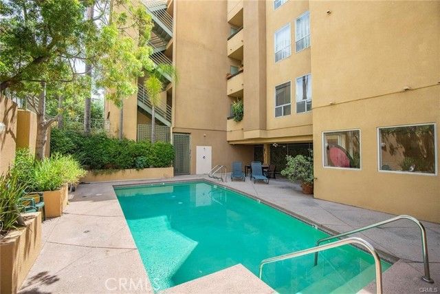 12841 Bloomfield 103, Studio City (los Angeles), CA 91604