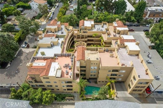 12841 Bloomfield 103, Studio City (los Angeles), CA 91604