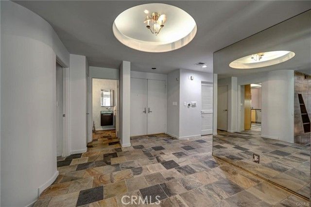 12841 Bloomfield 103, Studio City (los Angeles), CA 91604