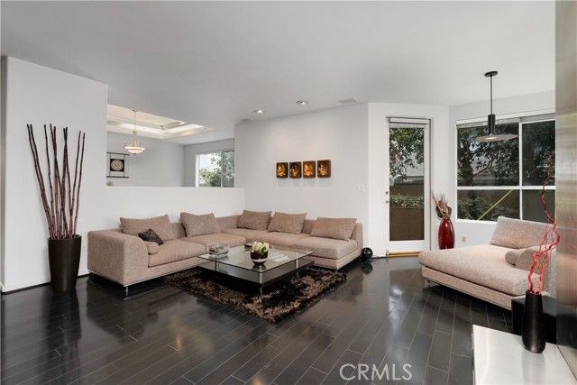 12841 Bloomfield 103, Studio City (los Angeles), CA 91604