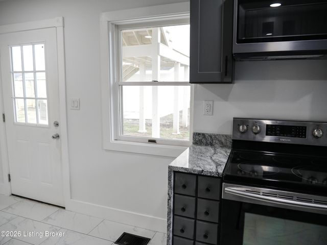 912 Euclid Ave, Louisville, KY 40208