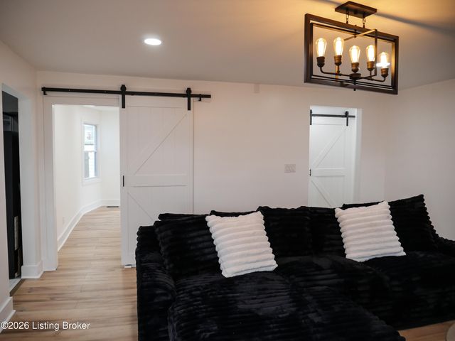 912 Euclid Ave, Louisville, KY 40208