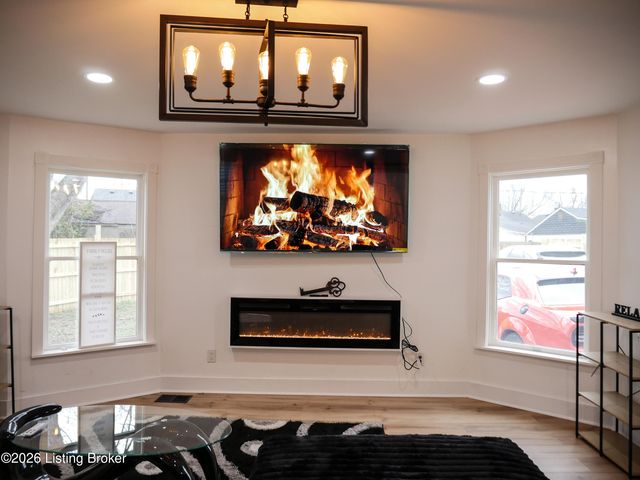 912 Euclid Ave, Louisville, KY 40208