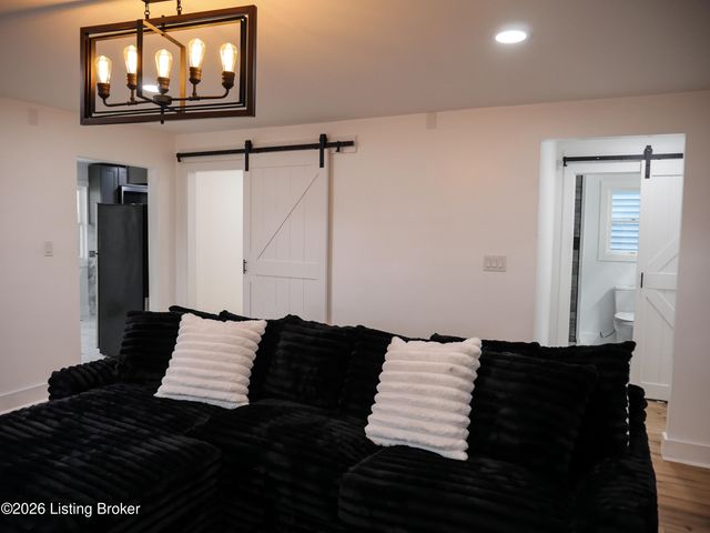 912 Euclid Ave, Louisville, KY 40208