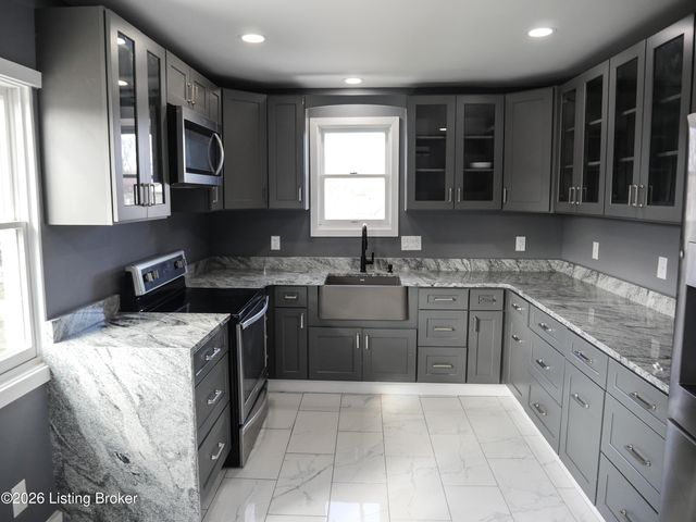 912 Euclid Ave, Louisville, KY 40208