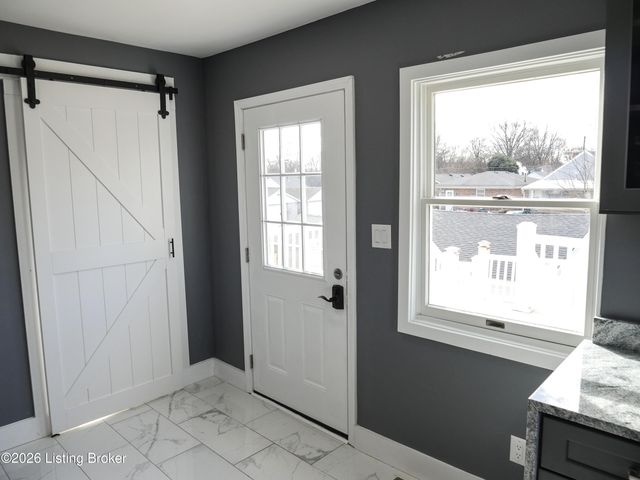 912 Euclid Ave, Louisville, KY 40208