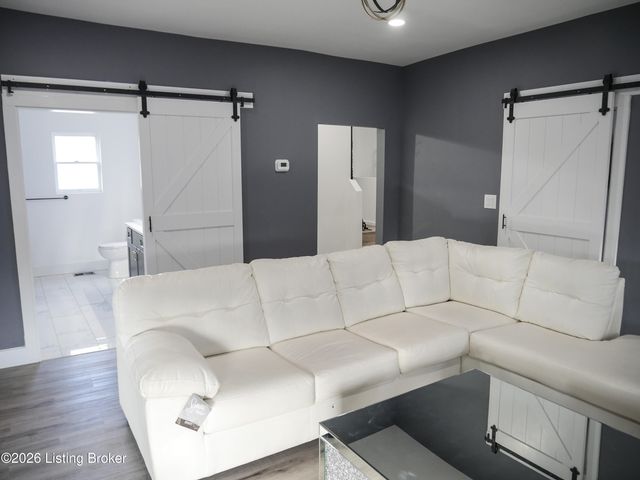 912 Euclid Ave, Louisville, KY 40208