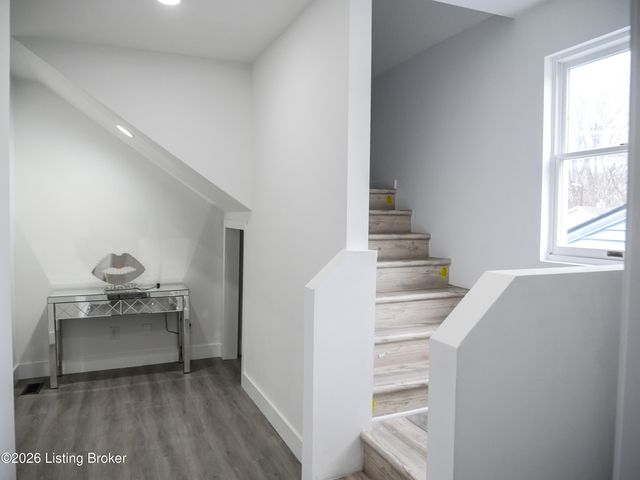 912 Euclid Ave, Louisville, KY 40208