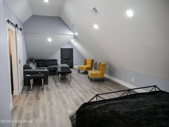 912 Euclid Ave, Louisville, KY 40208