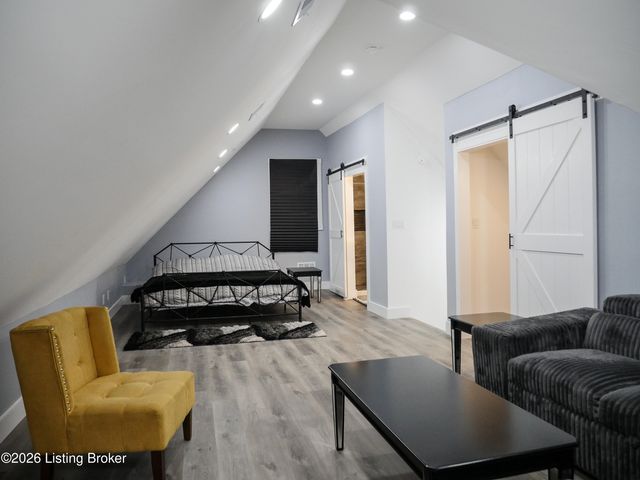 912 Euclid Ave, Louisville, KY 40208