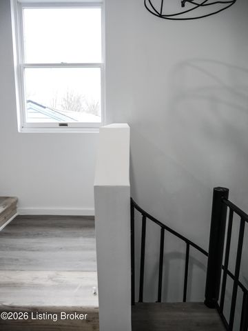 912 Euclid Ave, Louisville, KY 40208