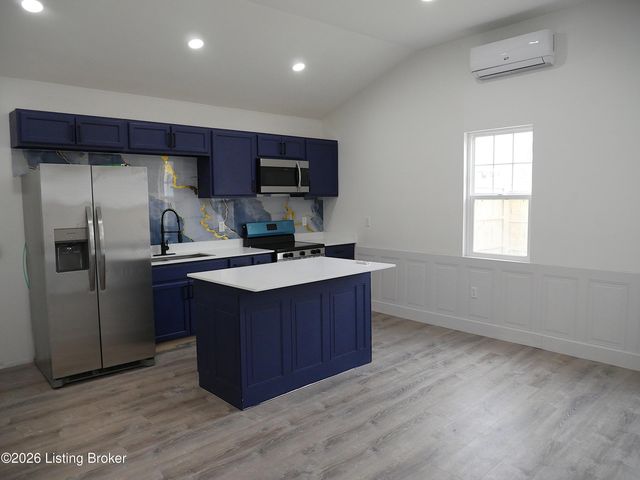 912 Euclid Ave, Louisville, KY 40208