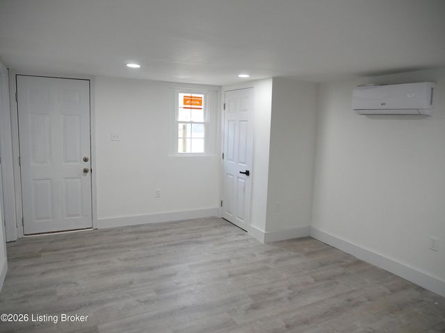 912 Euclid Ave, Louisville, KY 40208