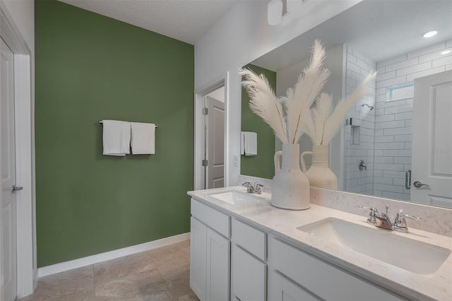 9883 HICKORY PINES AVENUE, Riverview, FL 33578