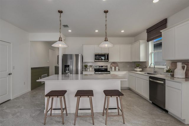 9883 HICKORY PINES AVENUE, Riverview, FL 33578