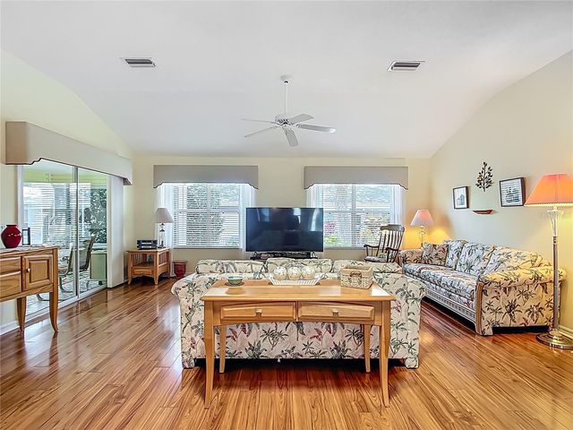 208 DESOTA COURT, Lady Lake, FL 32159