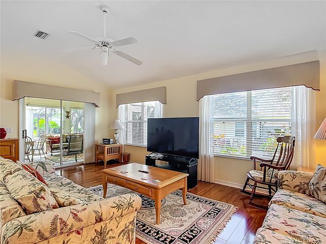 208 DESOTA COURT, Lady Lake, FL 32159