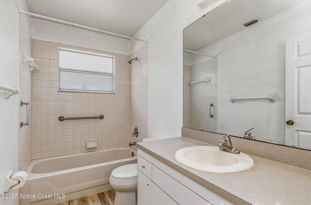 3866 Town Square Boulevard 13, Melbourne, FL 32901