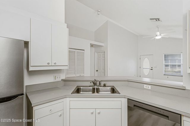 3866 Town Square Boulevard 13, Melbourne, FL 32901