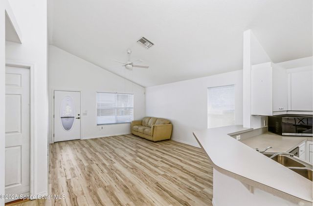 3866 Town Square Boulevard 13, Melbourne, FL 32901