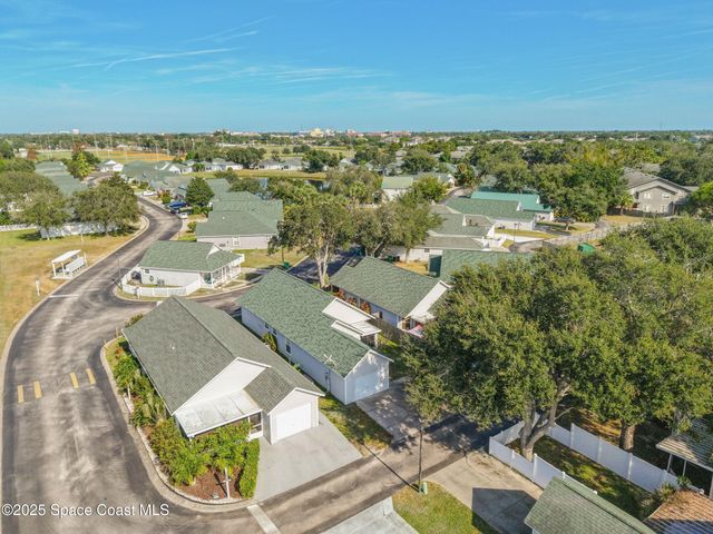 3866 Town Square Boulevard 13, Melbourne, FL 32901