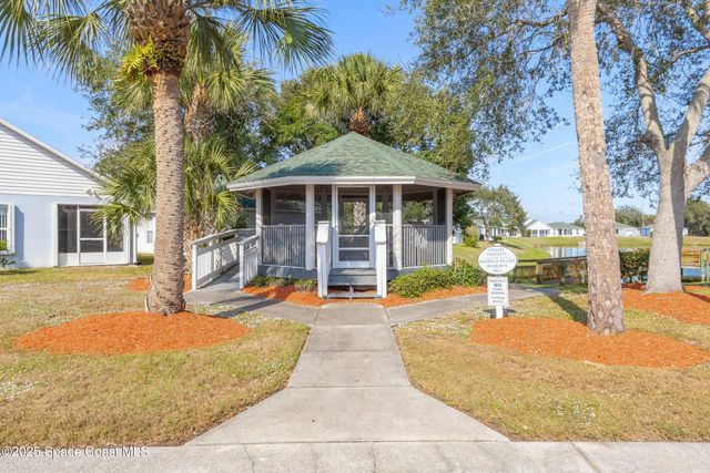 3866 Town Square Boulevard 13, Melbourne, FL 32901