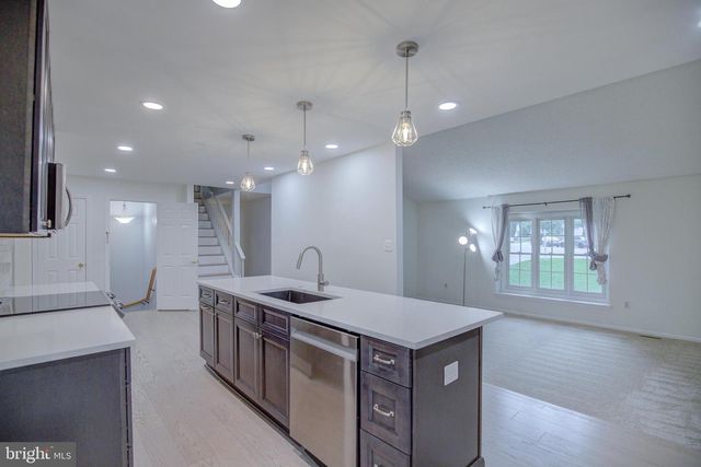 9519 HEATHWOOD CT, Burke, VA 22015