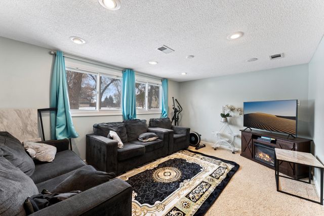 9430 Tyler Street NE, Blaine, MN 55434