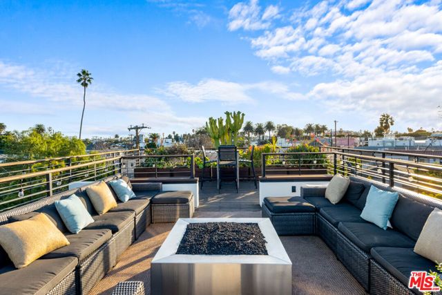 1220 Cabrillo Avenue, Venice (los Angeles), CA 90291