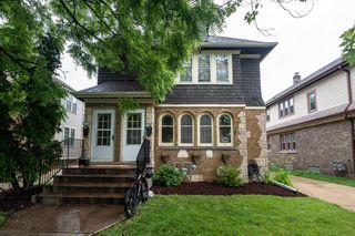 4112 N Woodburn STREET #4114, Shorewood, WI 53211