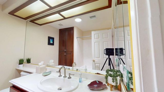 43850 Venice Drive, La Quinta, CA 92253