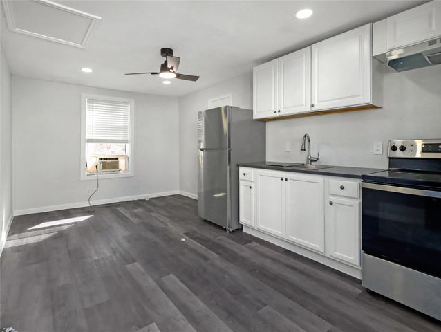 1919 Avenue O C, Galveston, TX 77550