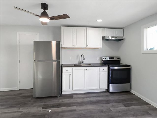 1919 Avenue O C, Galveston, TX 77550