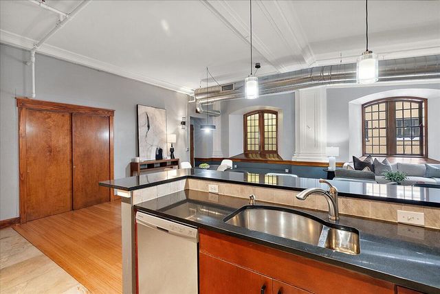 600 Broadway Avenue Nw 242, City Of Grand Rapids, MI 49504