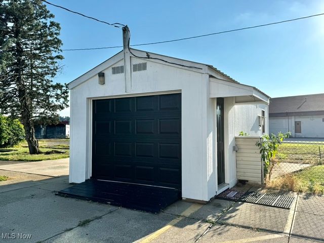 209 Lee Street, Belpre, OH 45714