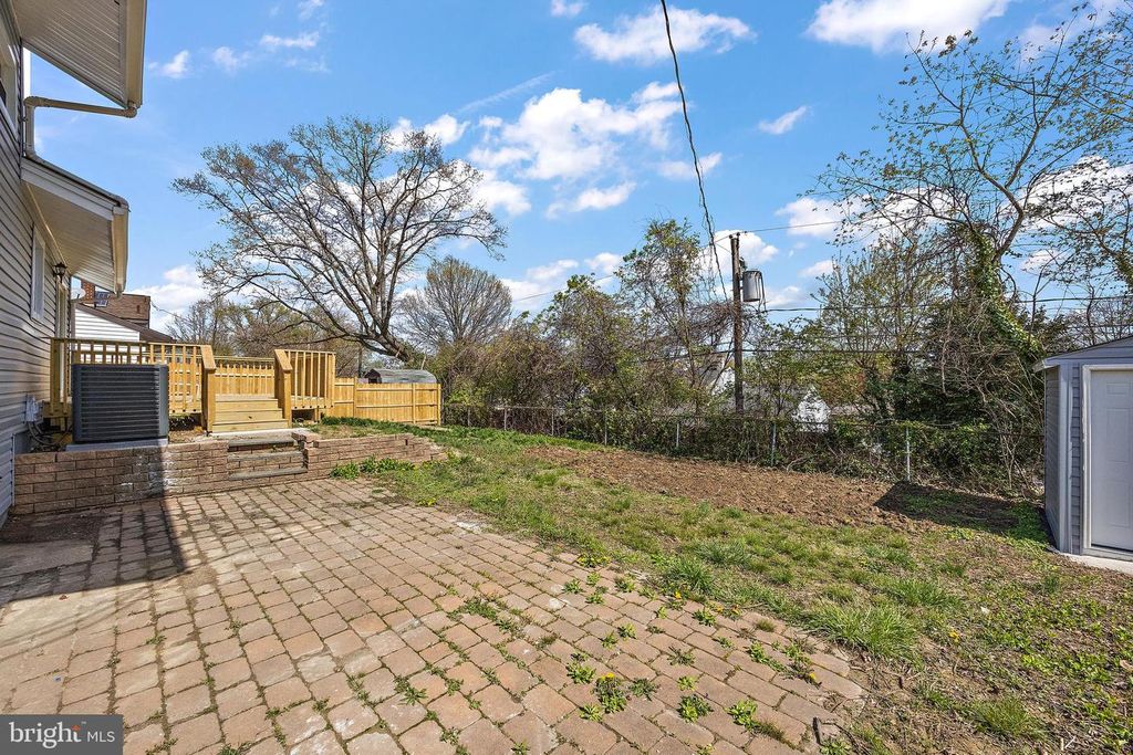 Image 1 of property listing at 20 E DICKENS RD, Claymont, DE 19703